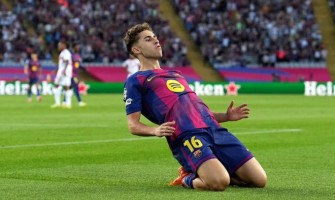 FC Barcelonas Fermín López gör ett 