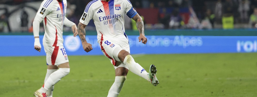 Lyon fortsätter sitt genombrott med flera oavgjorda kontrakt
