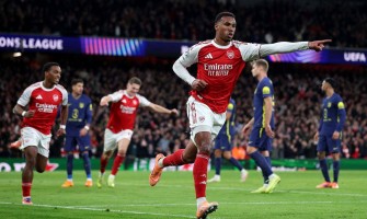 Arsenals form sjunker, kvalificering osäker