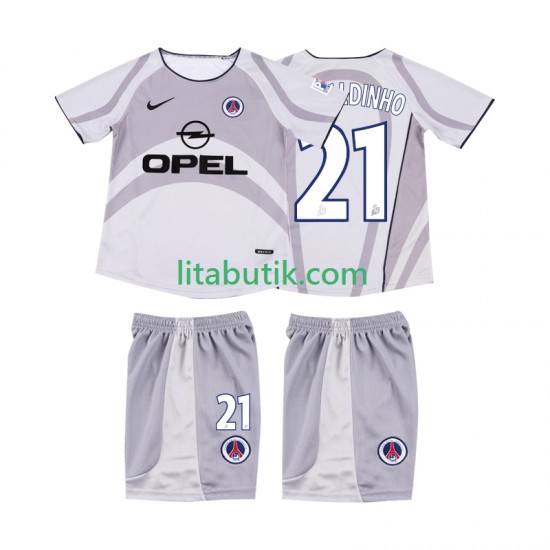 AC Milan RONALDINHO 21 2001 Retro Barn Borta Fotbollströja 2002 Kortärmad
