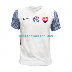 Slovakien Män Borta Fotbollströja 2022-2023 Kortärmad Slovakien Män Borta Fotbollströja 2022-2023 Kortärmad